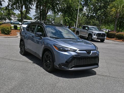 Used 2024 Toyota Corolla Cross AWD Hybrid w/ Moonroof Package image 6