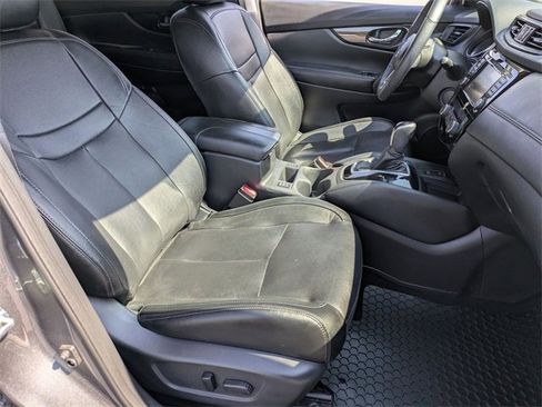Used 2019 Nissan Rogue SL w/ Premium Package image 35