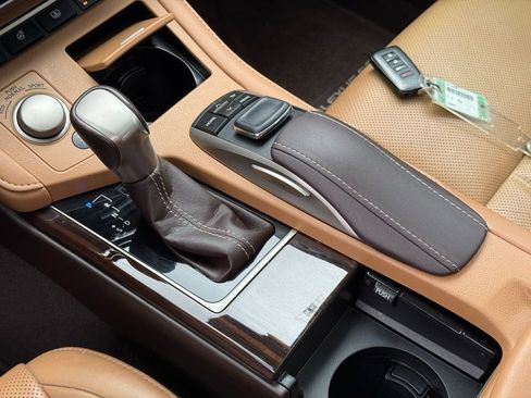 Used 2017 Lexus ES 350 w/ Luxury Package image 34