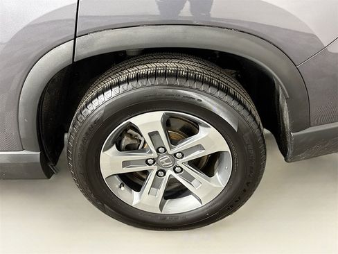 Used 2024 Honda Pilot EX-L image 17