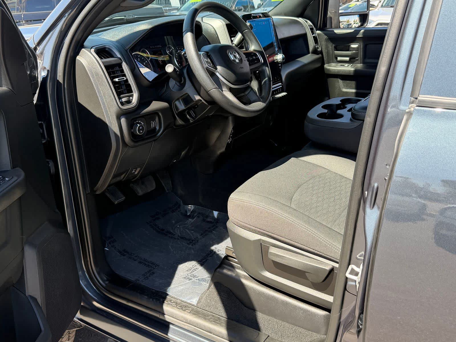 Used 2025 RAM 2500 Tradesman AWD/4WD image 13