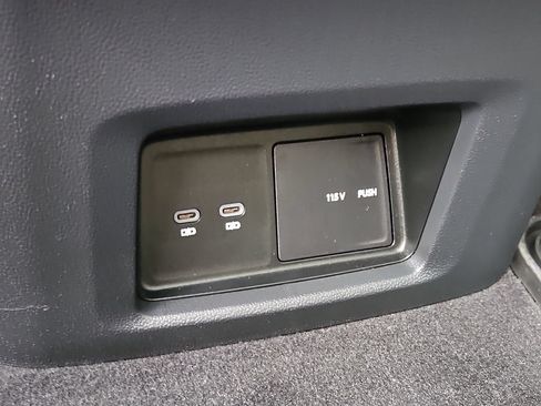 Certified 2024 Volkswagen Atlas SEL AWD/4WD image 23