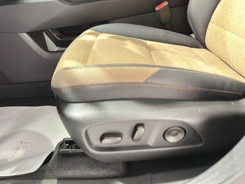 New 2026 Chevrolet Equinox ACTIV w/ LPO, Floor Liner Package image 19