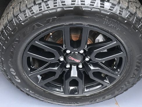 Used 2020 GMC Sierra 1500 Elevation w/ Elevation Value Package AWD/4WD image 16