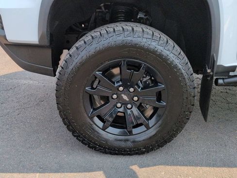 Used 2021 Chevrolet Colorado ZR2 w/ ZR2 Dusk Special Edition AWD/4WD image 33