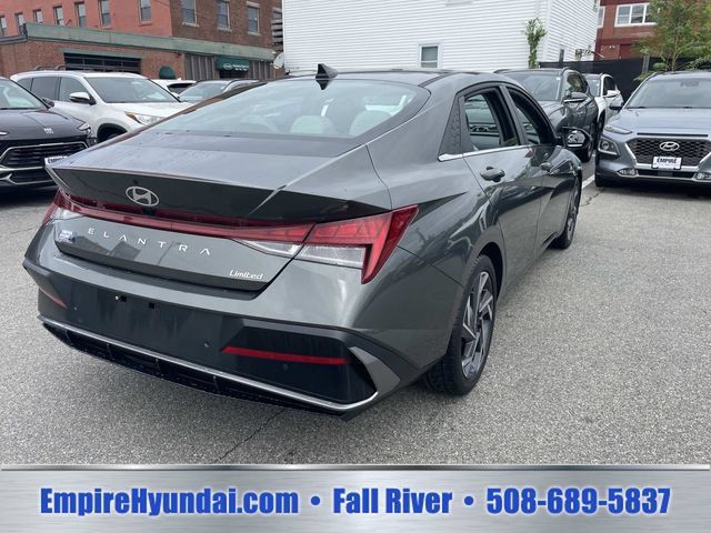 Used 2024 Hyundai Elantra Limited FWD image 7