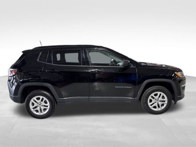 Used 2018 Jeep Compass Sport w/ Tech Group AWD/4WD image 8