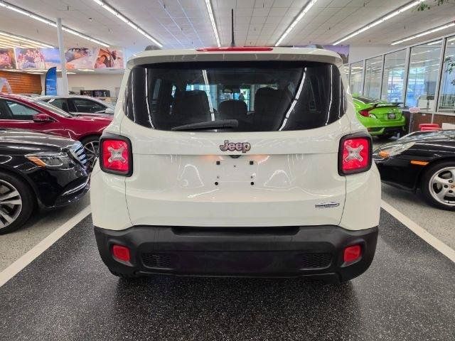 Used 2016 Jeep Renegade Latitude FWD image 6