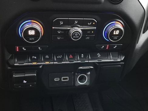 Certified 2019 Chevrolet Silverado 1500 RST image 28