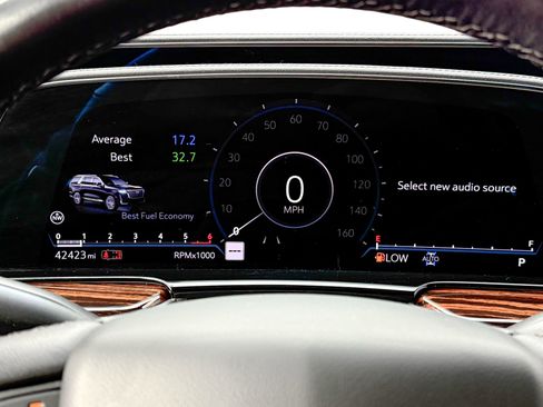 Certified 2022 Cadillac Escalade Luxury image 23