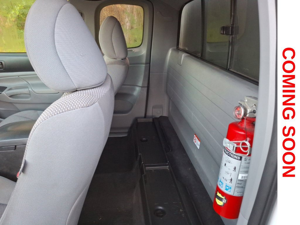 Used 2015 Toyota Tacoma 2WD Access Cab w/ Convenience Package image 9
