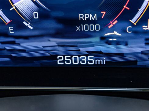 Used 2025 Chevrolet Tahoe High Country image 18