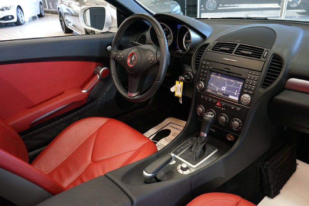 Used 2009 Mercedes-Benz SLK 300 image 12