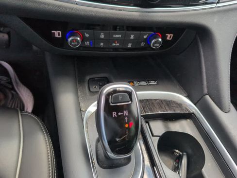Used 2020 Buick Enclave Avenir w/ Avenir Technology Package AWD/4WD image 12