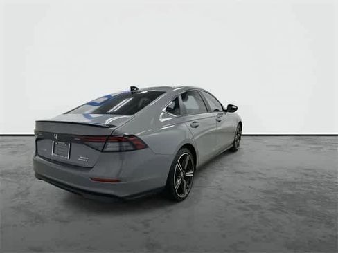 Used 2025 Honda Accord Sport image 3