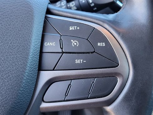 Used 2020 Jeep Cherokee Limited image 18