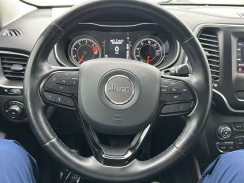 Used 2021 Jeep Cherokee Latitude Plus image 27