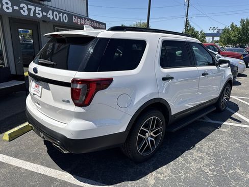 Used 2017 Ford Explorer Sport w/ Equipment Group 401A AWD/4WD image 4