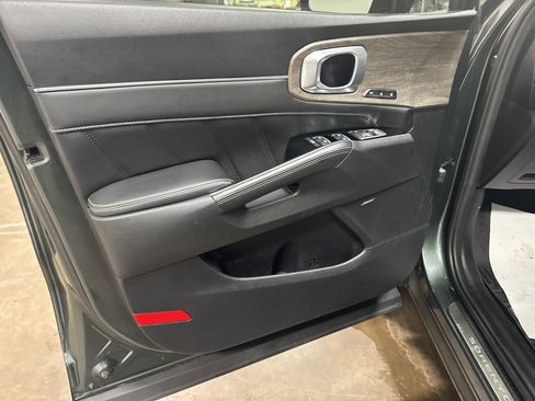 Used 2022 Kia Sorento SX Prestige image 14