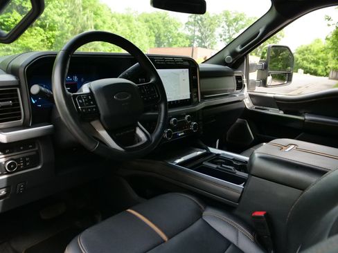 Used 2024 Ford F250 Platinum AWD/4WD image 24