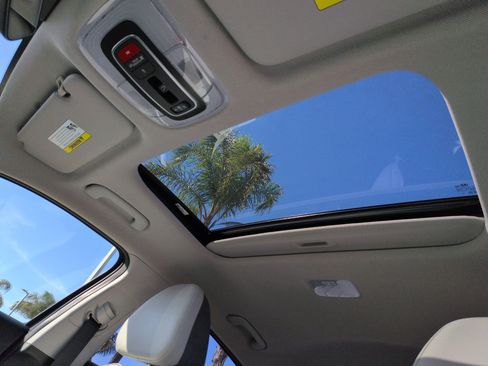 Used 2023 Hyundai Elantra Limited w/ Cargo Package image 28