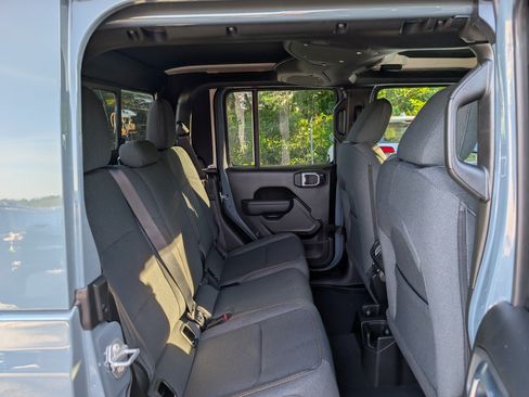 New 2026 Jeep Gladiator Sport AWD/4WD image 10