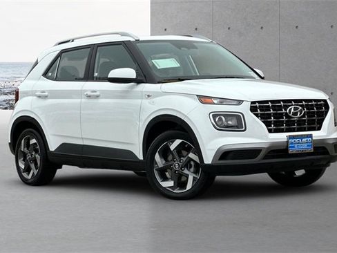 New 2025 Hyundai Venue SEL image 1