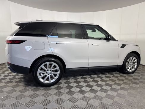 Used 2025 Land Rover Range Rover Sport SE AWD/4WD image 7