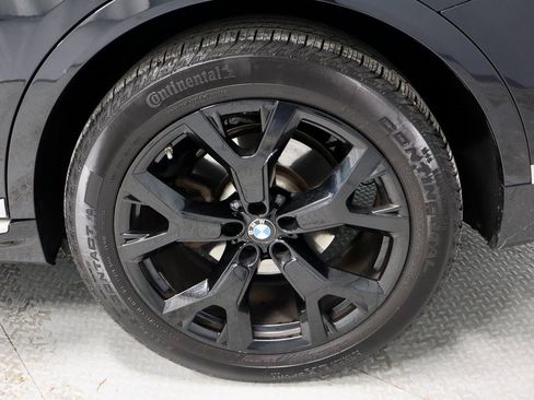 Used 2022 BMW X7 xDrive40i w/ Executive Package image 21