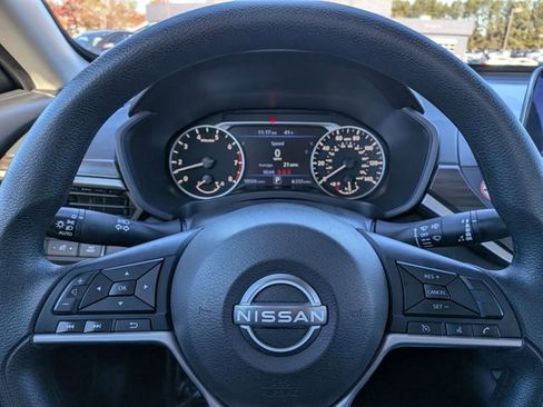 Used 2024 Nissan Altima 2.5 SV image 25