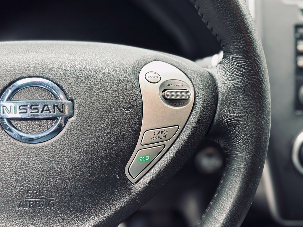 Used 2015 Nissan Leaf S FWD image 27