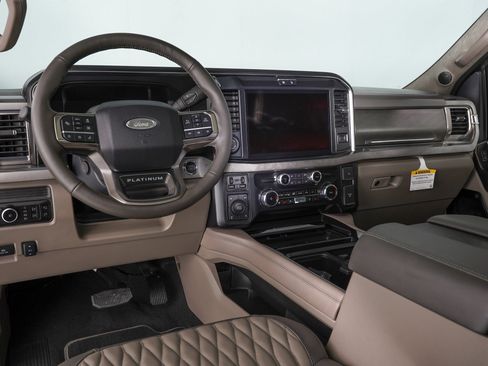 Used 2026 Ford F250 Platinum w/ Platinum Plus Package image 18