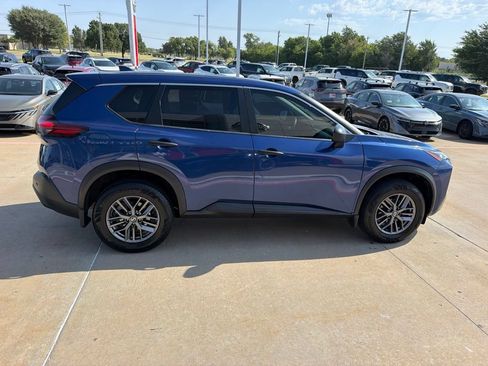 Used 2021 Nissan Rogue S AWD/4WD image 6