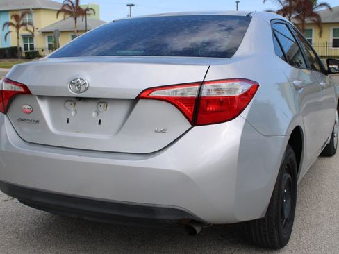 Used 2015 Toyota Corolla LE image 11