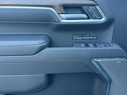 Used 2025 Chevrolet Silverado 1500 High Country AWD/4WD image 11