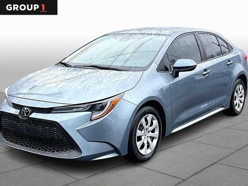 Used 2020 Toyota Corolla LE image 1