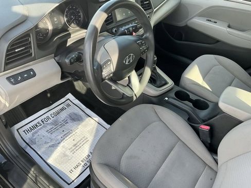 Used 2020 Hyundai Elantra SEL image 11