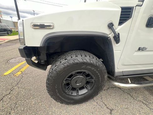 Used 2003 HUMMER H2 w/ Preferred Equipment Group image 14