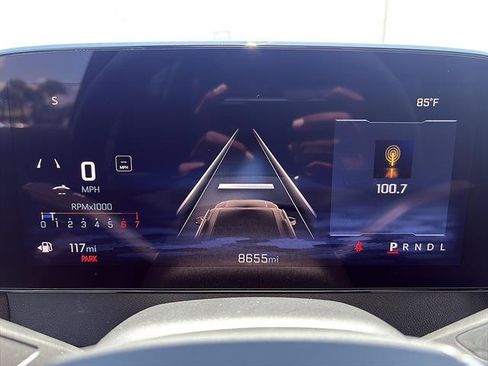 Used 2025 Chevrolet Traverse LT w/ Driver Confidence Package FWD image 23