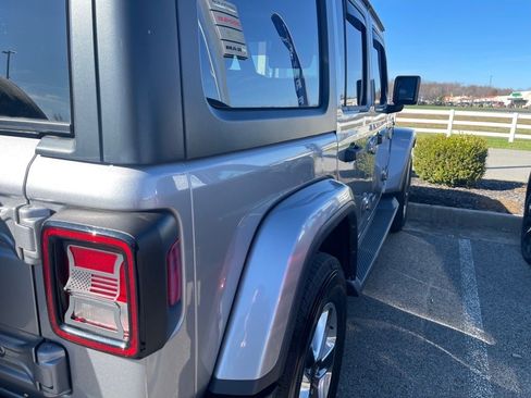 Used 2020 Jeep Wrangler Unlimited Sahara image 19