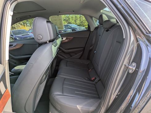 Used 2022 Audi A4 2.0T Premium image 12