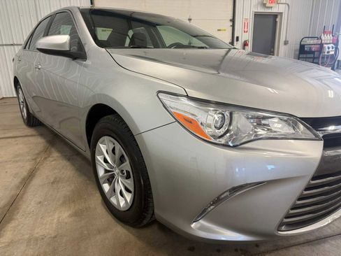 Used 2017 Toyota Camry LE FWD image 10