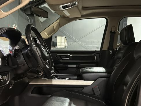 Used 2019 RAM 1500 Laramie AWD/4WD image 10