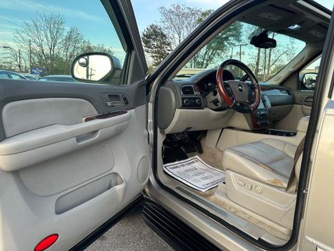 Used 2007 Chevrolet Avalanche LTZ w/ LTZ Preferred Equipment Group image 11