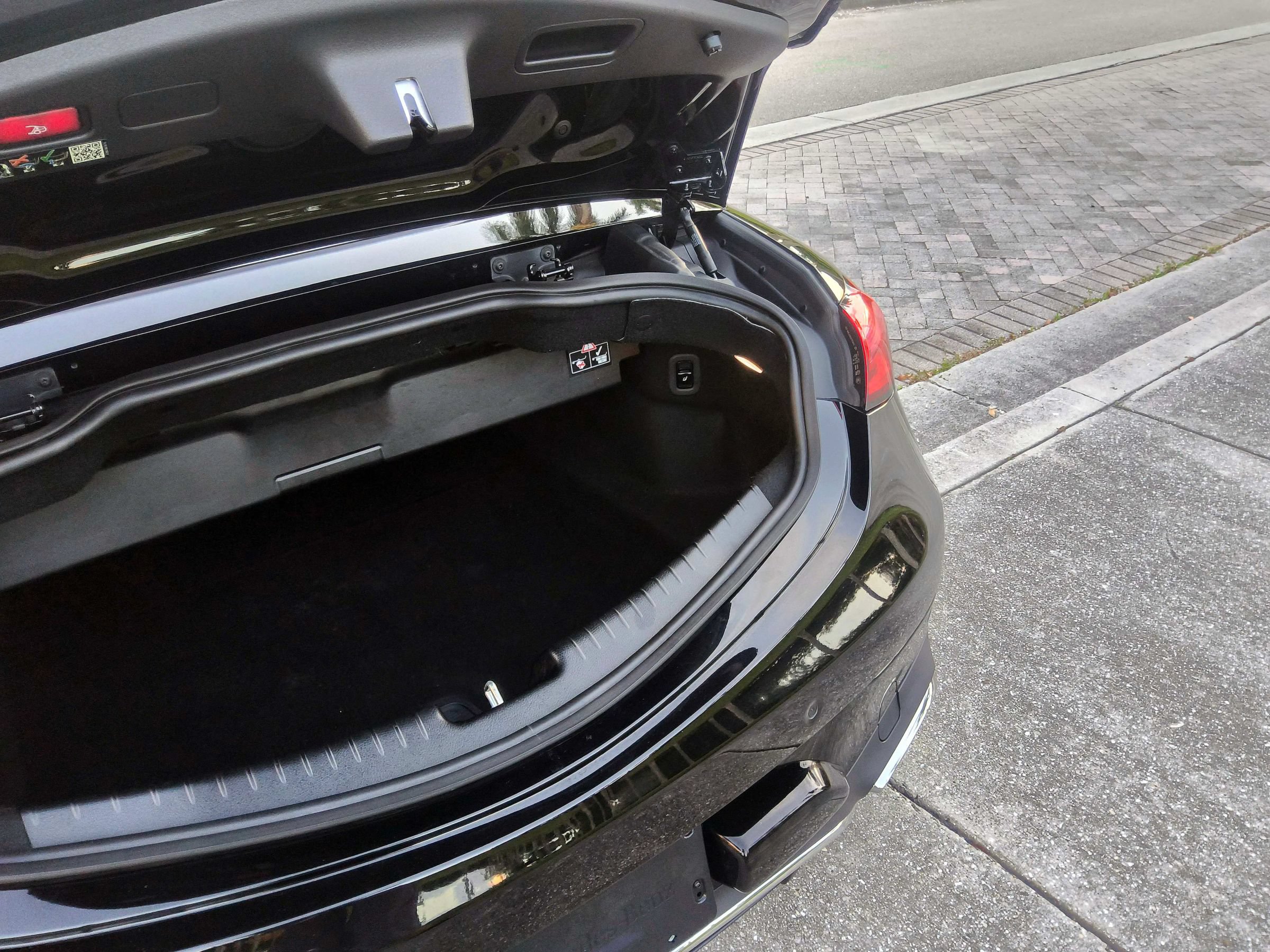 Used 2025 Mercedes-Benz CLE 300 4MATIC Cabriolet image 60