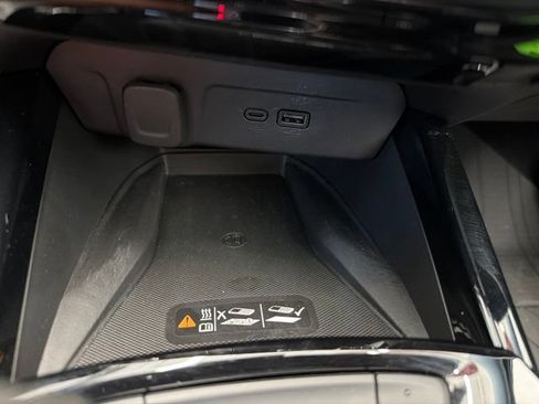 Used 2024 Chevrolet Trax ACTIV w/ Sunroof Package FWD image 20