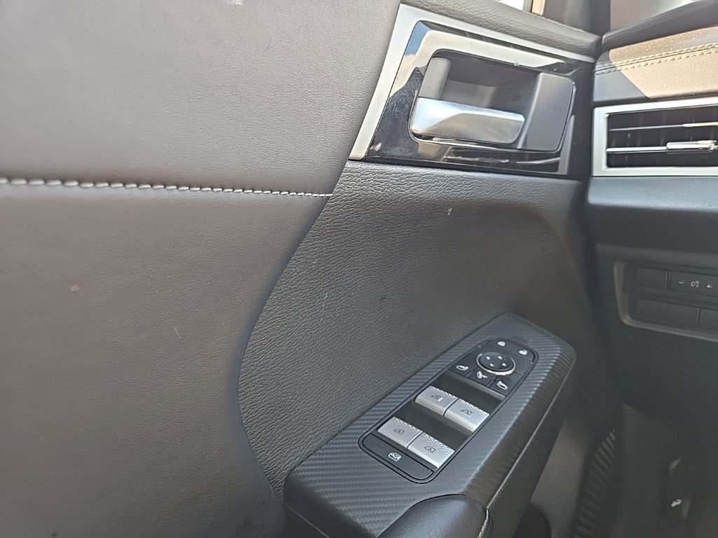 Used 2024 Mitsubishi Outlander SE AWD/4WD image 17