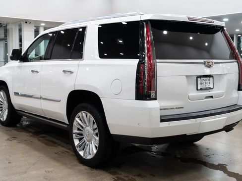 Used 2018 Cadillac Escalade Platinum image 6