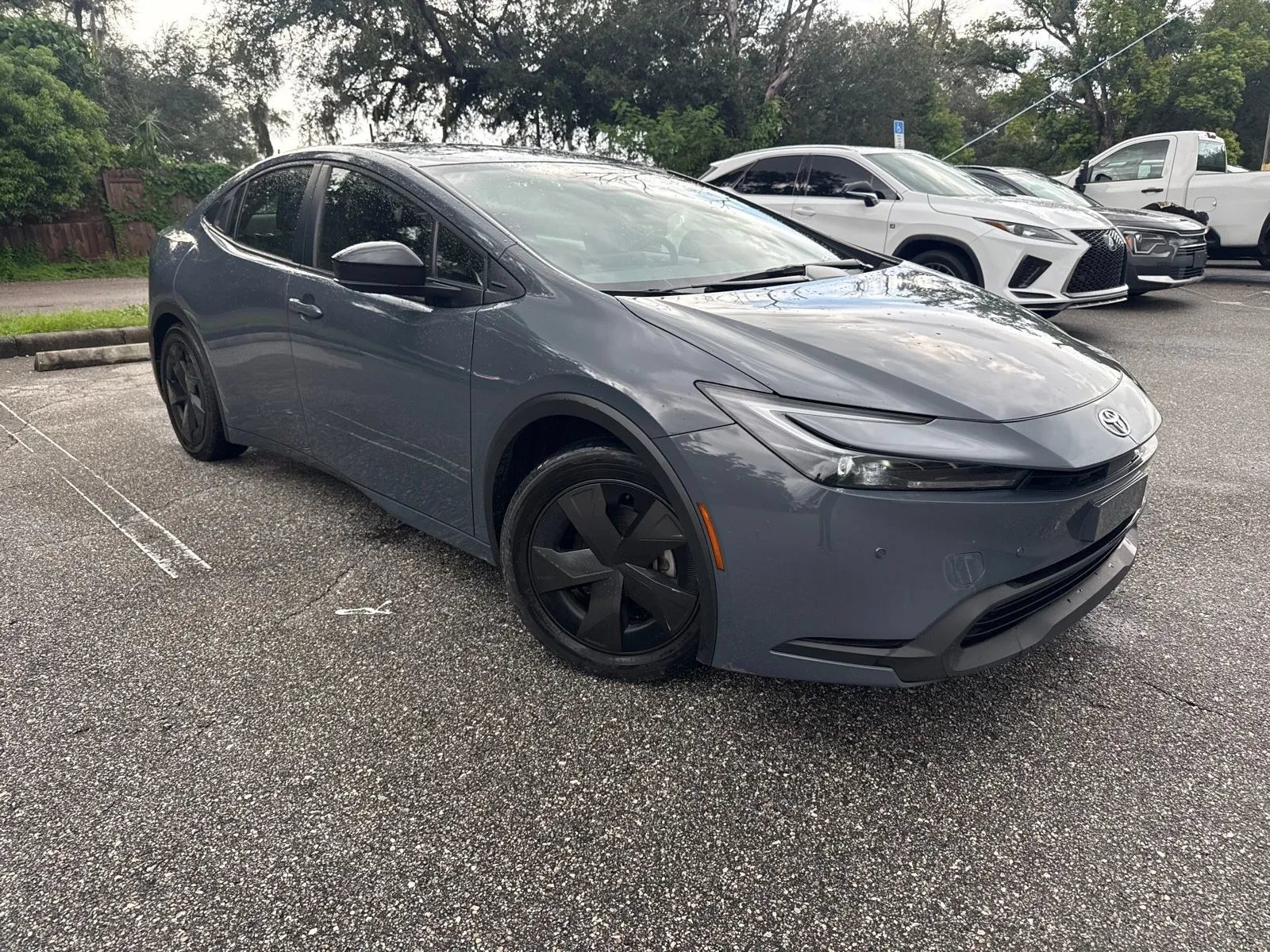 Used 2025 Toyota Prius LE FWD image 6