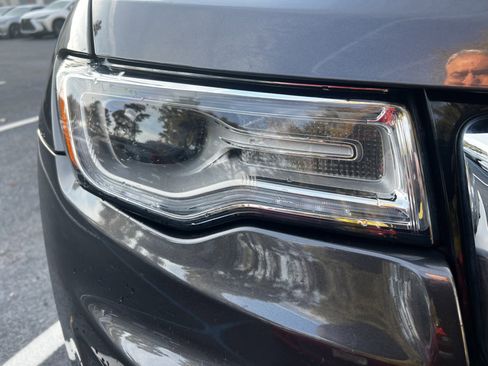 Used 2017 Jeep Grand Cherokee Overland image 12